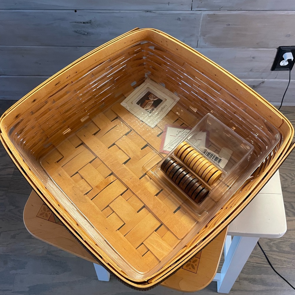 Longaberger Large checkerboard basket & Small tic tac toe basket w/ game pieces - Picture 9 of 16